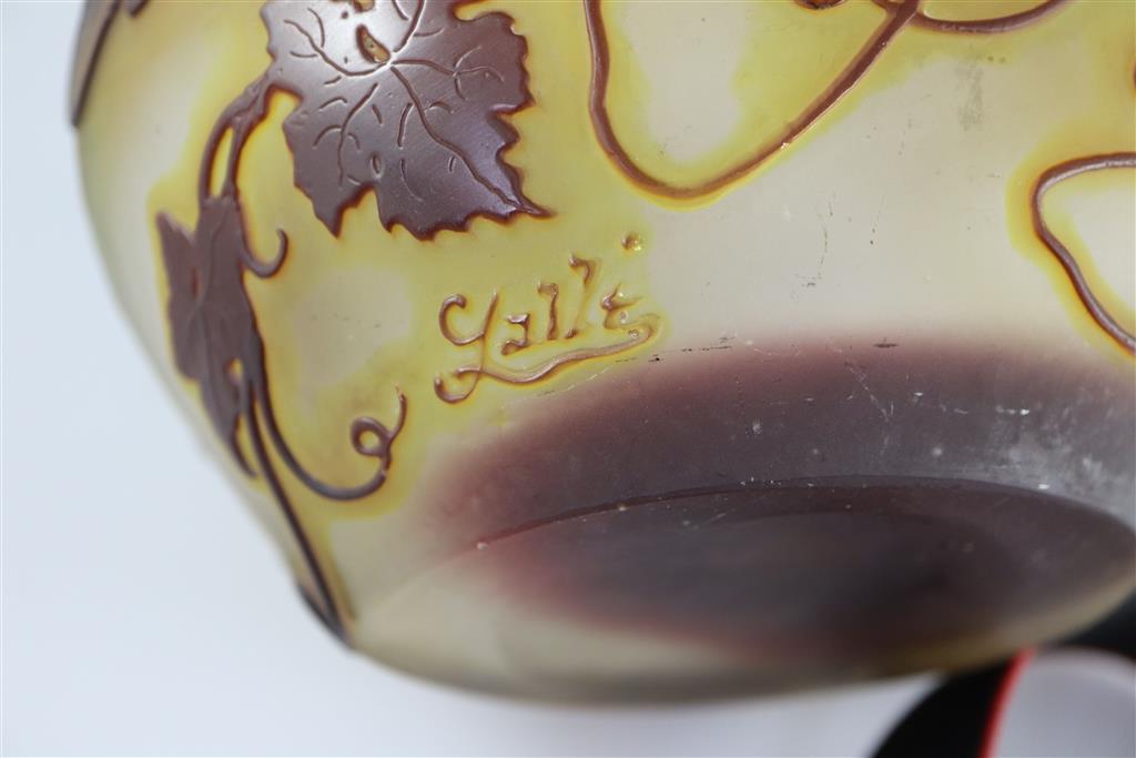A Gallé cameo glass oval vase, c. 1900-1910, 15.5cm wide, 11.3cm high